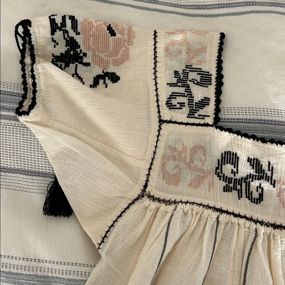 Ulla Johnson GORGEOUS Cream pink and Black Embroidered Blouse size 4 NWT - Picture 16 of 16